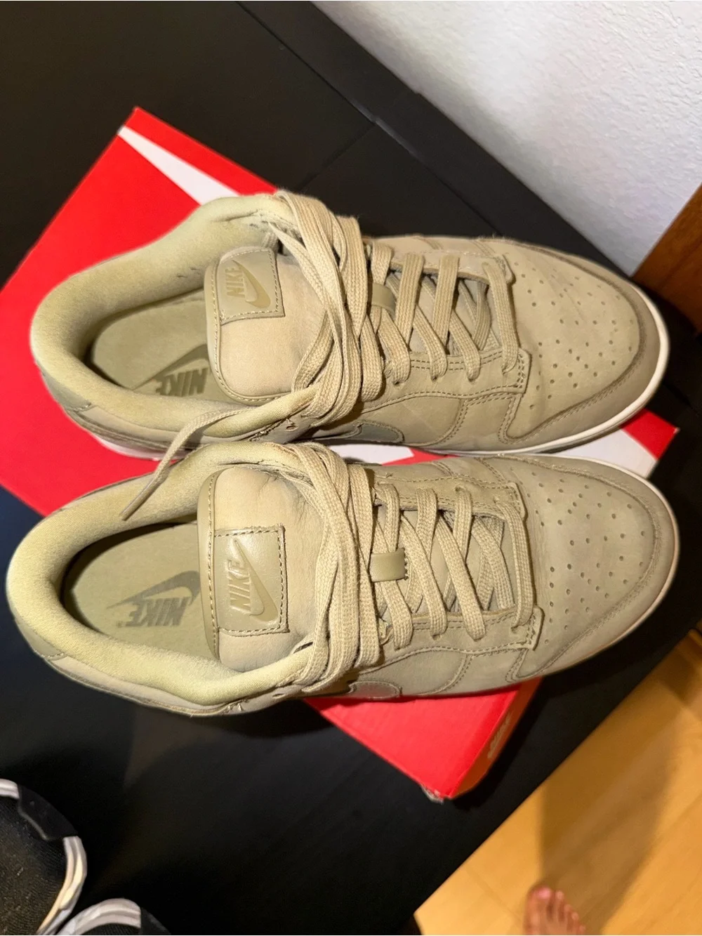Nike Dunk Low in Olive Green/Tan